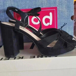 ☆☆☆POP Garcelle black heels size 7 & 9.5 available